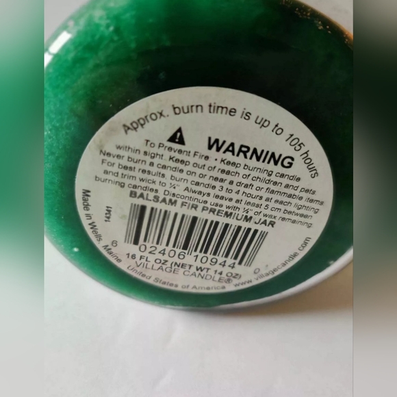 New Village Candle 16 Oz Balsam Fir Jar Candle Green - Picture 2 of 3